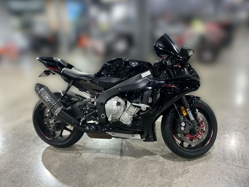 Used 2015 Yamaha YZF-R1 Image 11