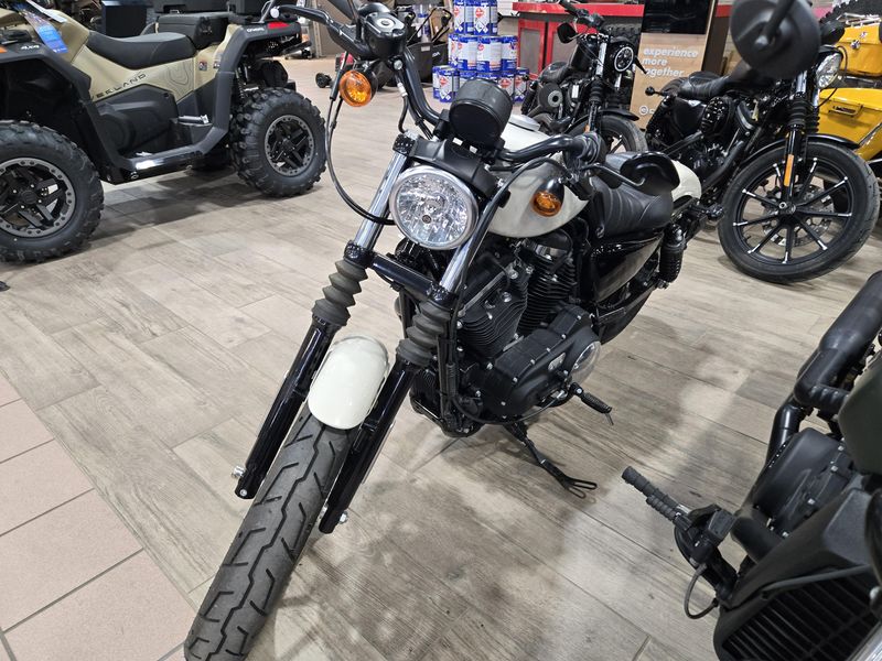 USED 2022 HARLEY SPORTSTER IRON 883 Image 3