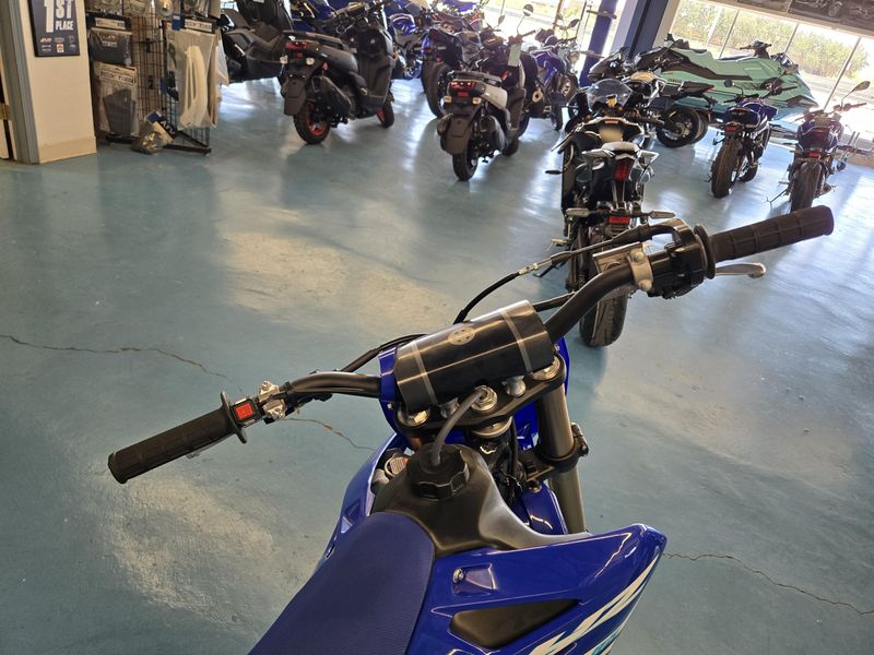 2025 Yamaha YZ85LW TEAM BLUE Image 12