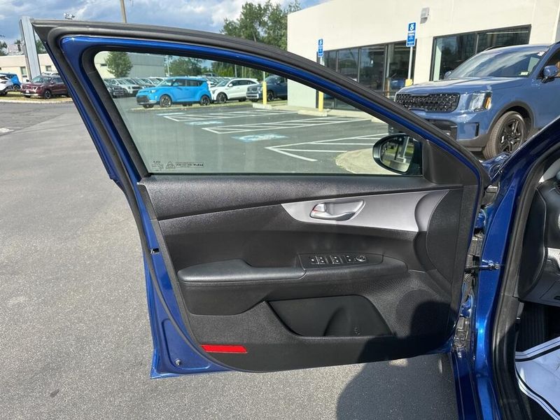 2023 Kia Forte LXSImage 25