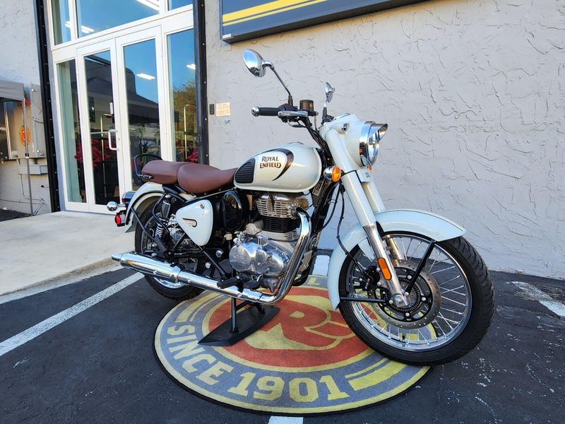 New 2024 Royal Enfield CLASSIC 350 Image 10