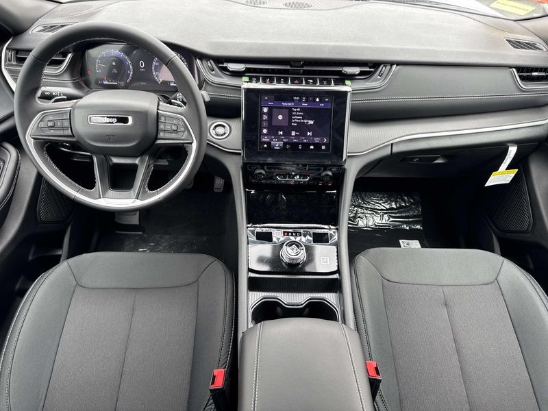 New 2026 Jeep Grand Cherokee L Laredo 4x2