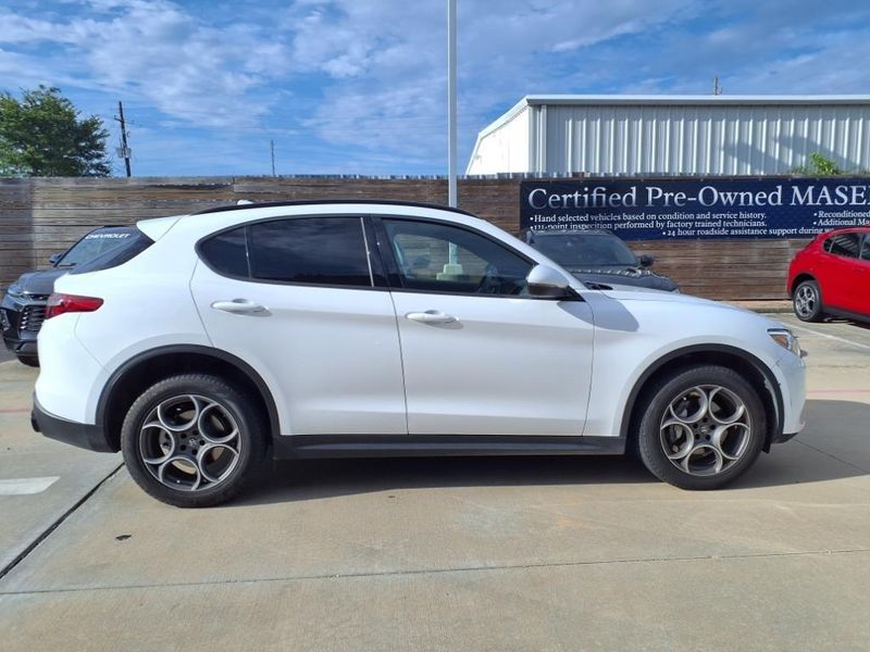 Used 2022 Alfa Romeo Stelvio SprintImage 9