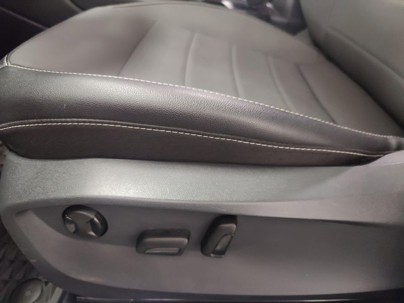 Used 2022 Volkswagen Taos SEAWD w/SunroofImage 15