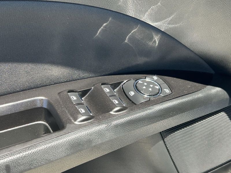 Used 2017 Ford Fusion SEImage 19