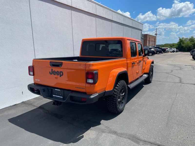 2025 Jeep Gladiator Sport photo 5