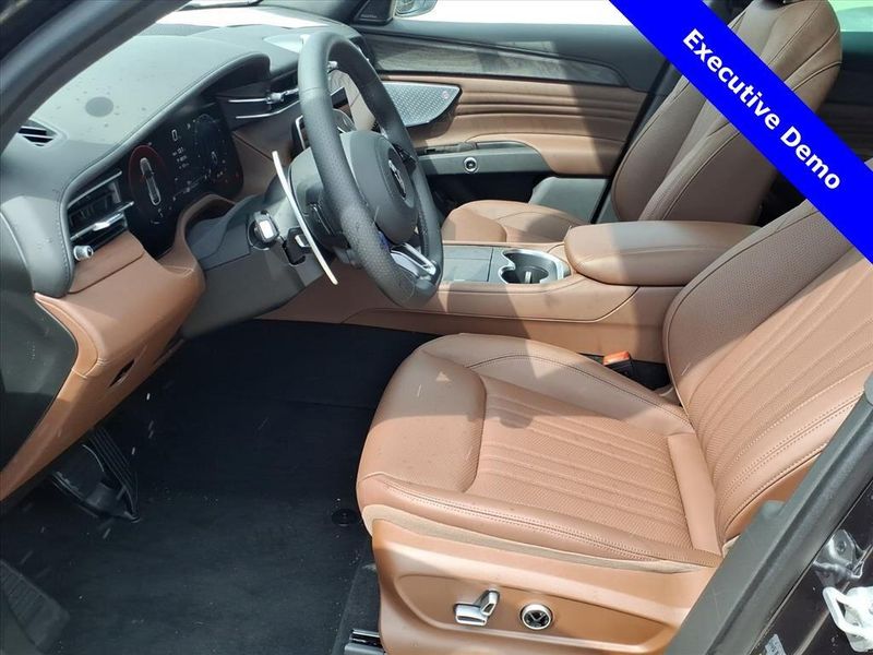 New 2025 Maserati Grecale Image 15