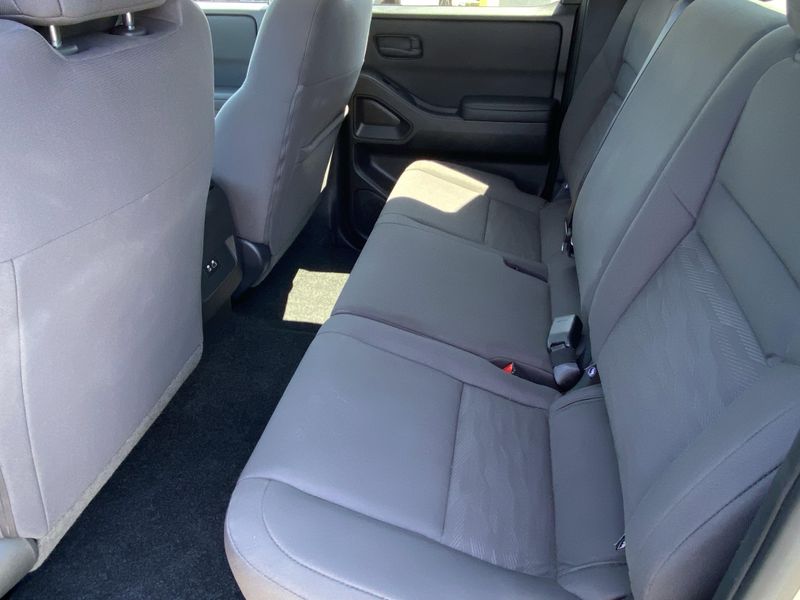 Used 2025 Nissan Frontier SImage 13