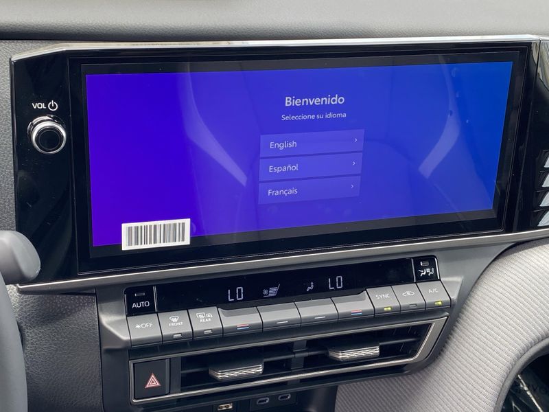 2025 Toyota Camry SEImage 15