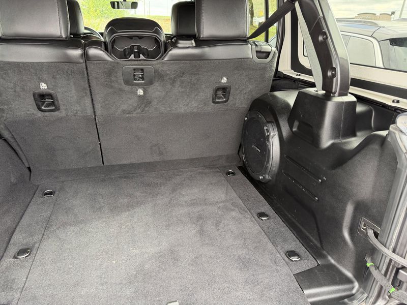 Used 2021 Jeep Wrangler Unlimited Sahara AltitudeImage 16