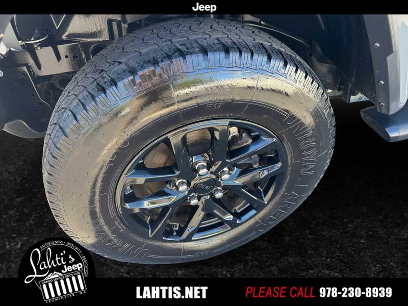 2021 Jeep Gladiator Sport S photo 6