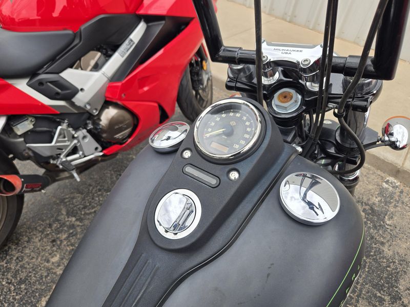 USED 2015 HARLEY DYNA STREET BOB Image 10