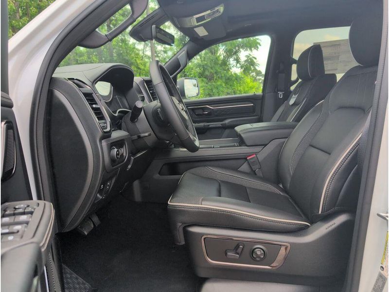 2025 RAM 1500 Limited Crew Cab 4x4 5
