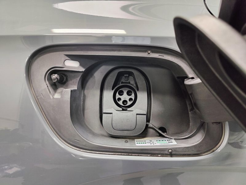 Used 2024 Volkswagen ID.4 S w/Glass RoofImage 25