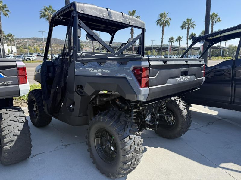 New 2025 Polaris RANGER XP 1000 PREMIUM Image 2
