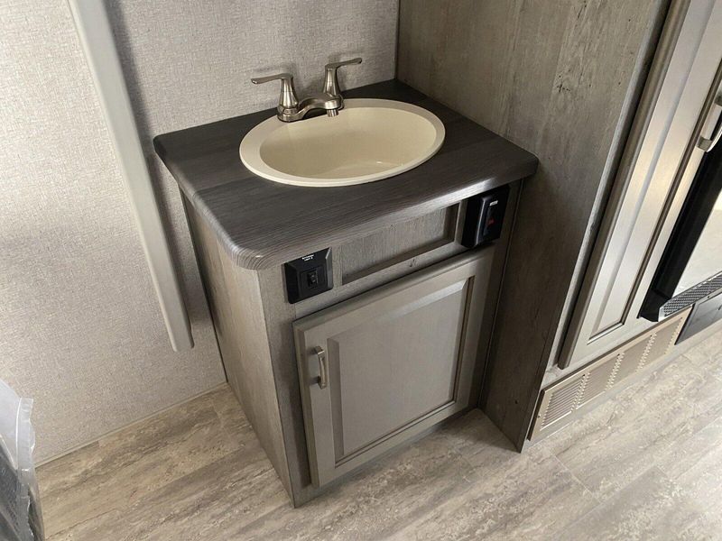 New 2025 DESERT FOX 27FS Image 26