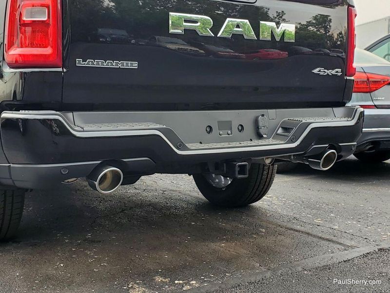 2025 RAM 1500 Laramie Crew Cab 4x4 5