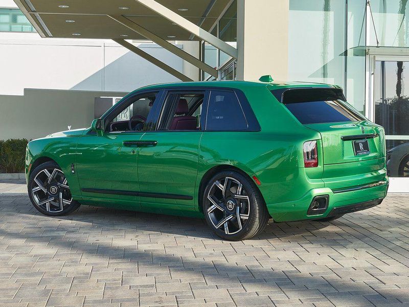 New 2026 Rolls-Royce Cullinan Black BadgeImage 8