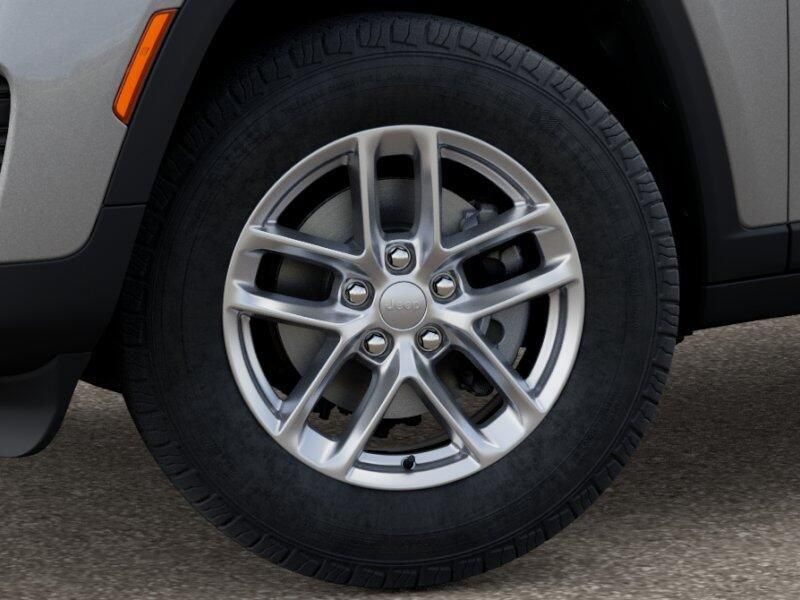 New 2025 Jeep Grand Cherokee Laredo X 4x4