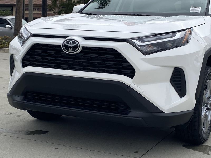 New 2025 Toyota RAV4 Hybrid LEImage 7
