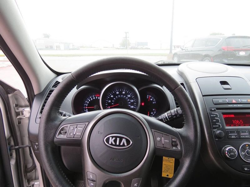 Used 2012 Kia Soul + 4dr Crossover 6AImage 12