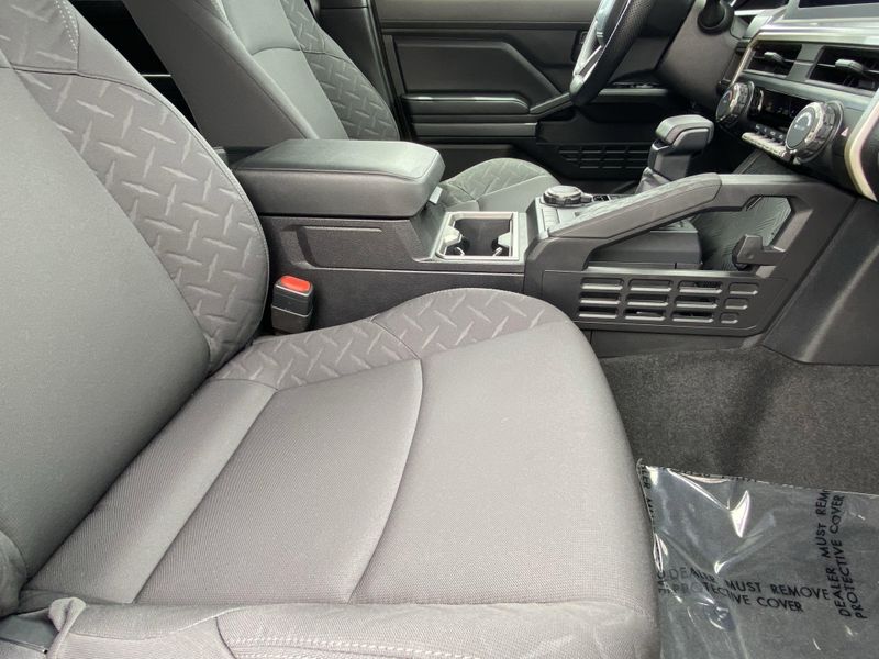 2025 Toyota Tacoma SR5Image 12
