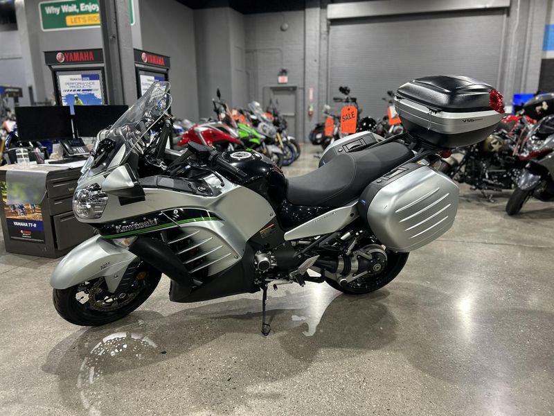 Used 2020 Kawasaki CONCOURS 14 ABS Image 10