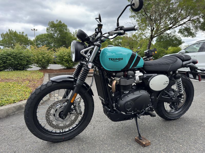 2025 Triumph Scrambler 900 - KINGFISHER BLUE 