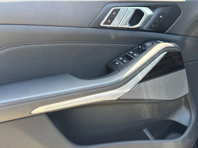 Used 2024 BMW X5 sDrive40iImage 18