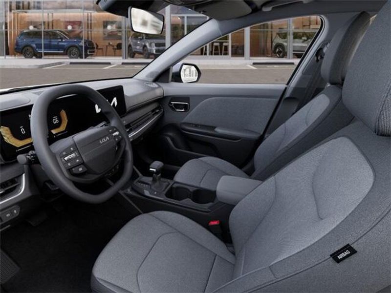 New 2025 Kia K4 LXSImage 17