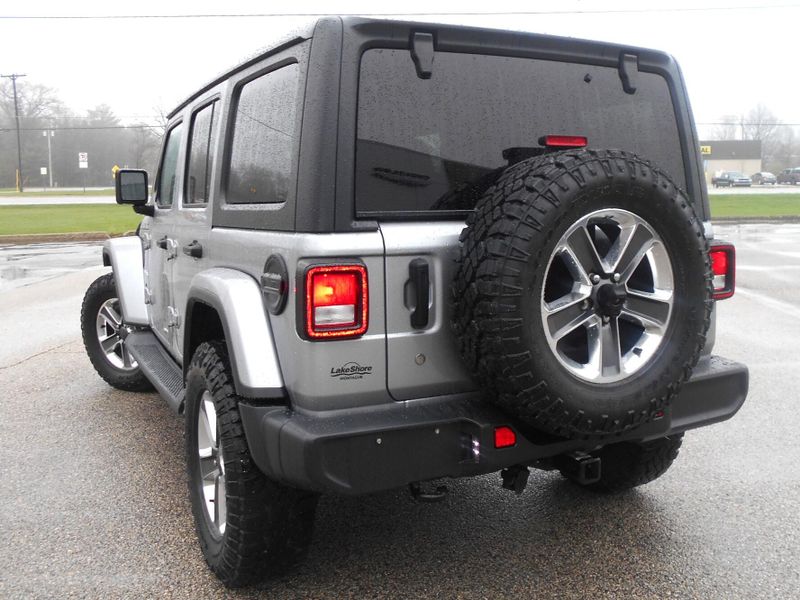 2018 Jeep Wrangler Unlimited SaharaImage 3