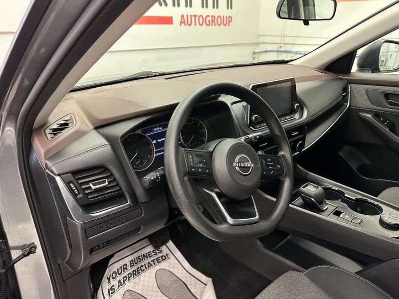 2022 Nissan Rogue SImage 18
