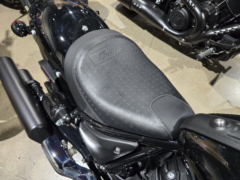 NEW 2025 INDIAN MOTORCYCLE CHIEF BOBBER ABS Image 12