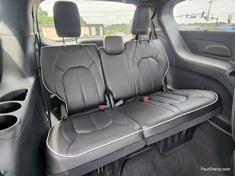 New 2025 Chrysler Pacifica LimitedImage 5
