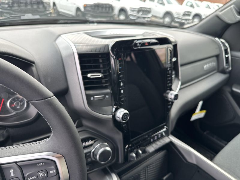 2025 RAM 1500 Big Horn Crew Cab 4x4 5