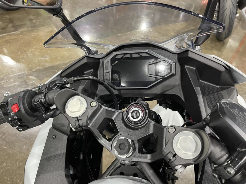2025 Kawasaki NINJA 500 ABS Image 14