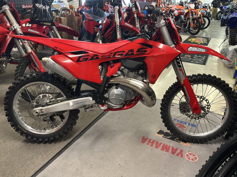 2025 GASGAS MC 300