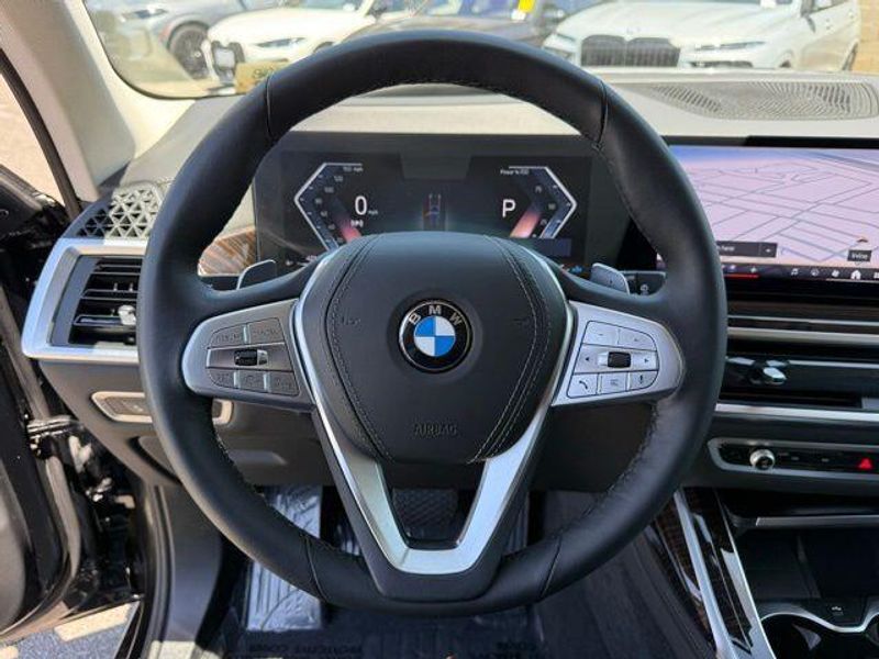 Used 2026 BMW X7 xDrive40iImage 24