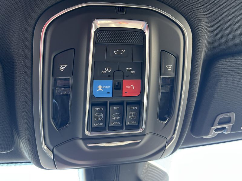 New 2026 Jeep Grand Cherokee Limited 4x4Image 17