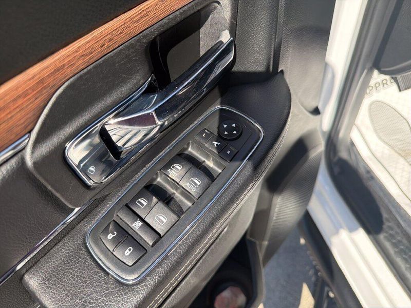 Used 2018 RAM 1500 LaramieImage 11