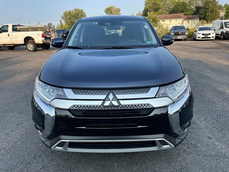 2020 Mitsubishi Outlander SEImage 10