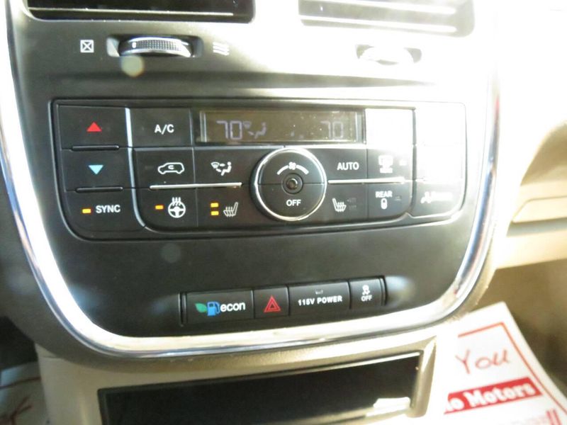 Used 2015 Chrysler Town & Country Touring L 4dr Mini VanImage 20