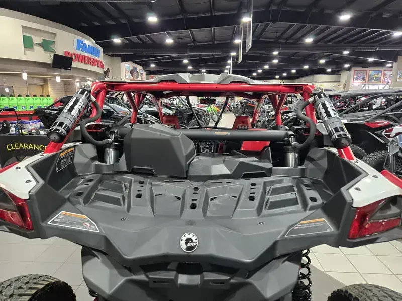 2025 Can-Am MAVERICK X3 MAX X RC TURBO RR HYBRID WHITE AND LEGION REDImage 18