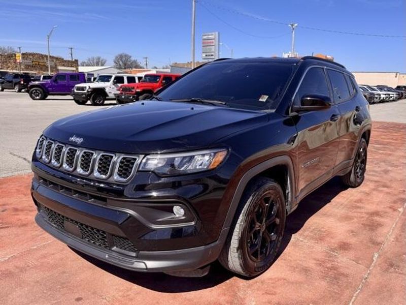 Used 2025 Jeep Compass LatitudeImage 1