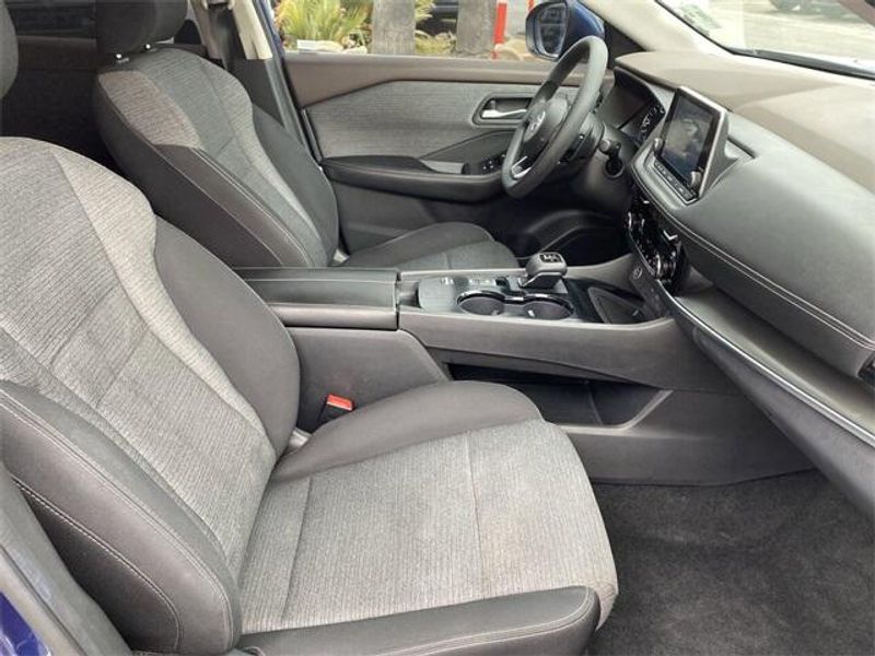 2021 Nissan Rogue SVImage 12