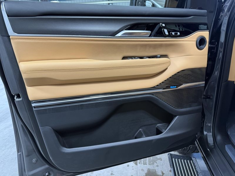 2026 Jeep Grand Wagoneer Summit Reserve 4x4Image 22