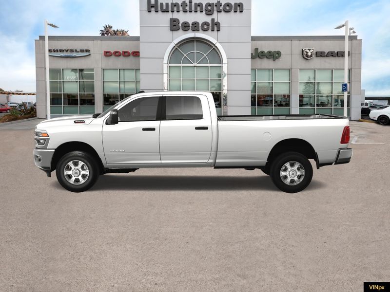 2025 RAM 3500 Big Horn Crew Cab 4x4 DuallyImage 3