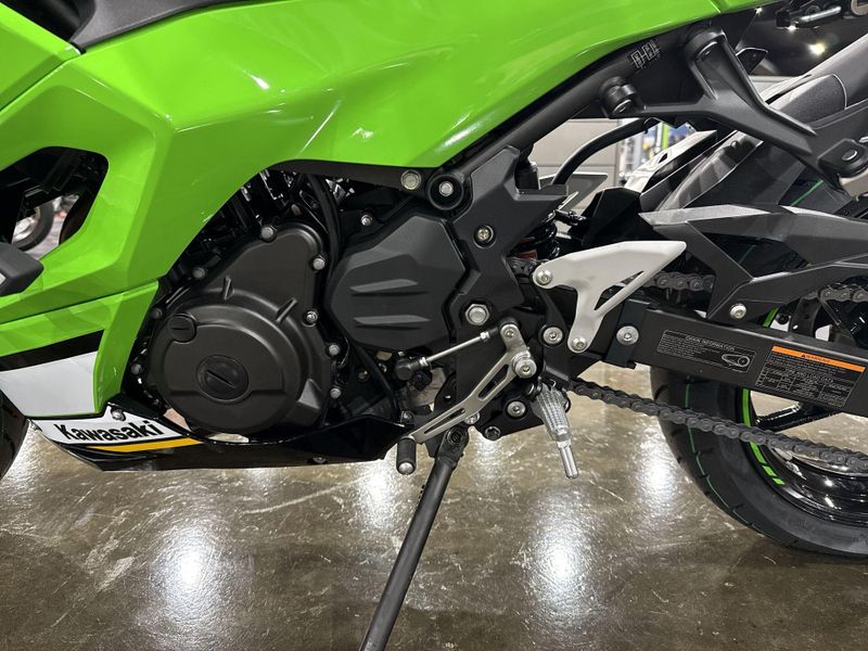 2025 Kawasaki NINJA 500 KRT EDITION SE ABS  in a LIME GREEN/EBONY/PEARL BLIZZARD WHITE exterior color. Del Amo Motorsports of Redondo Beach (424) 390-7811 delamomotorsports.com 
