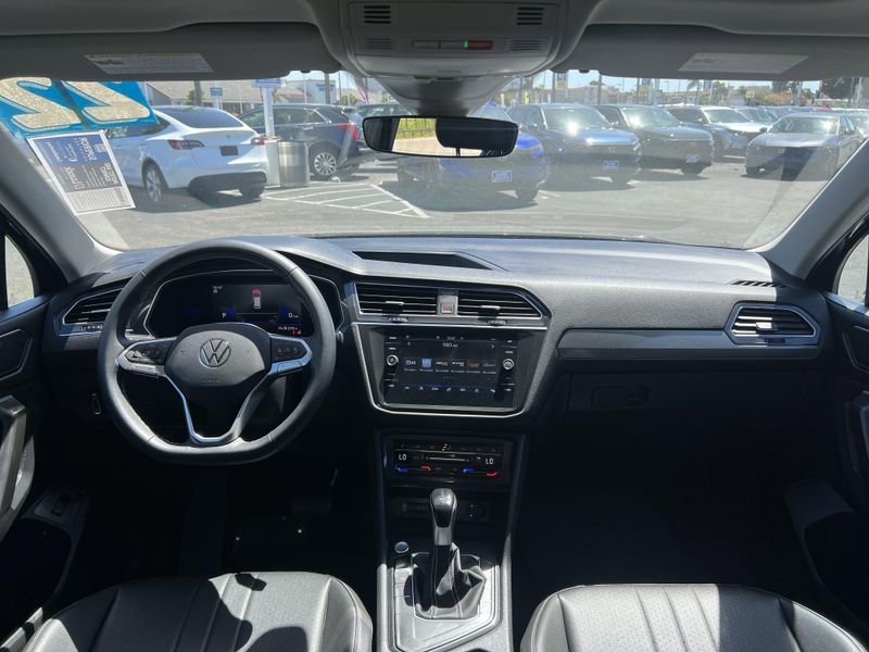 2022 Volkswagen Tiguan SEImage 23