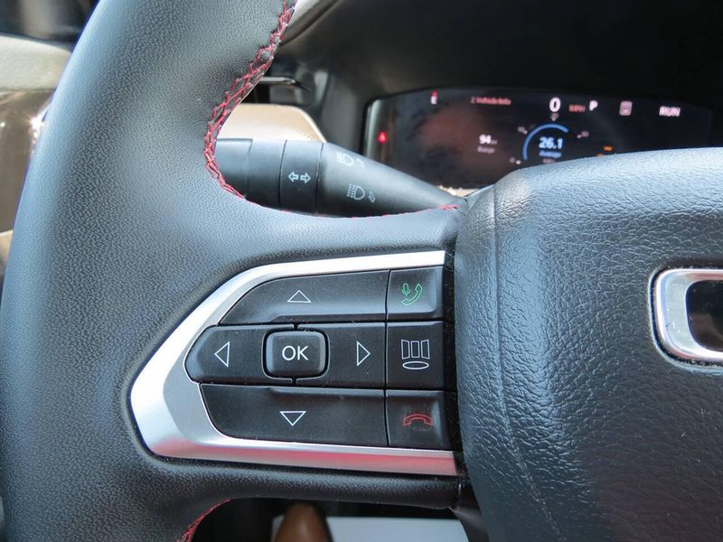 Used 2025 Jeep Compass Trailhawk 4x4 4dr SUVImage 12